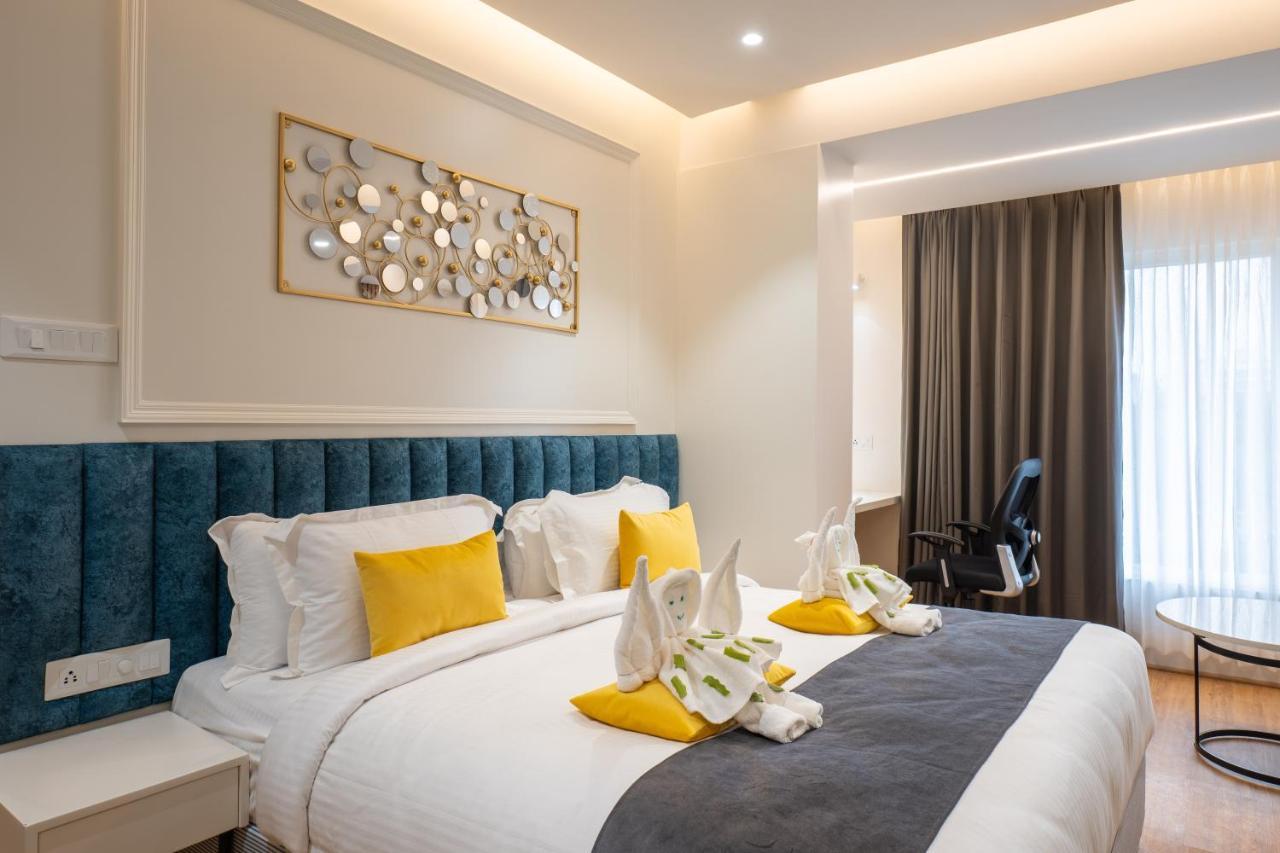 Clubway Grand A Boutique Hotel Jorhāt Eksteriør bilde