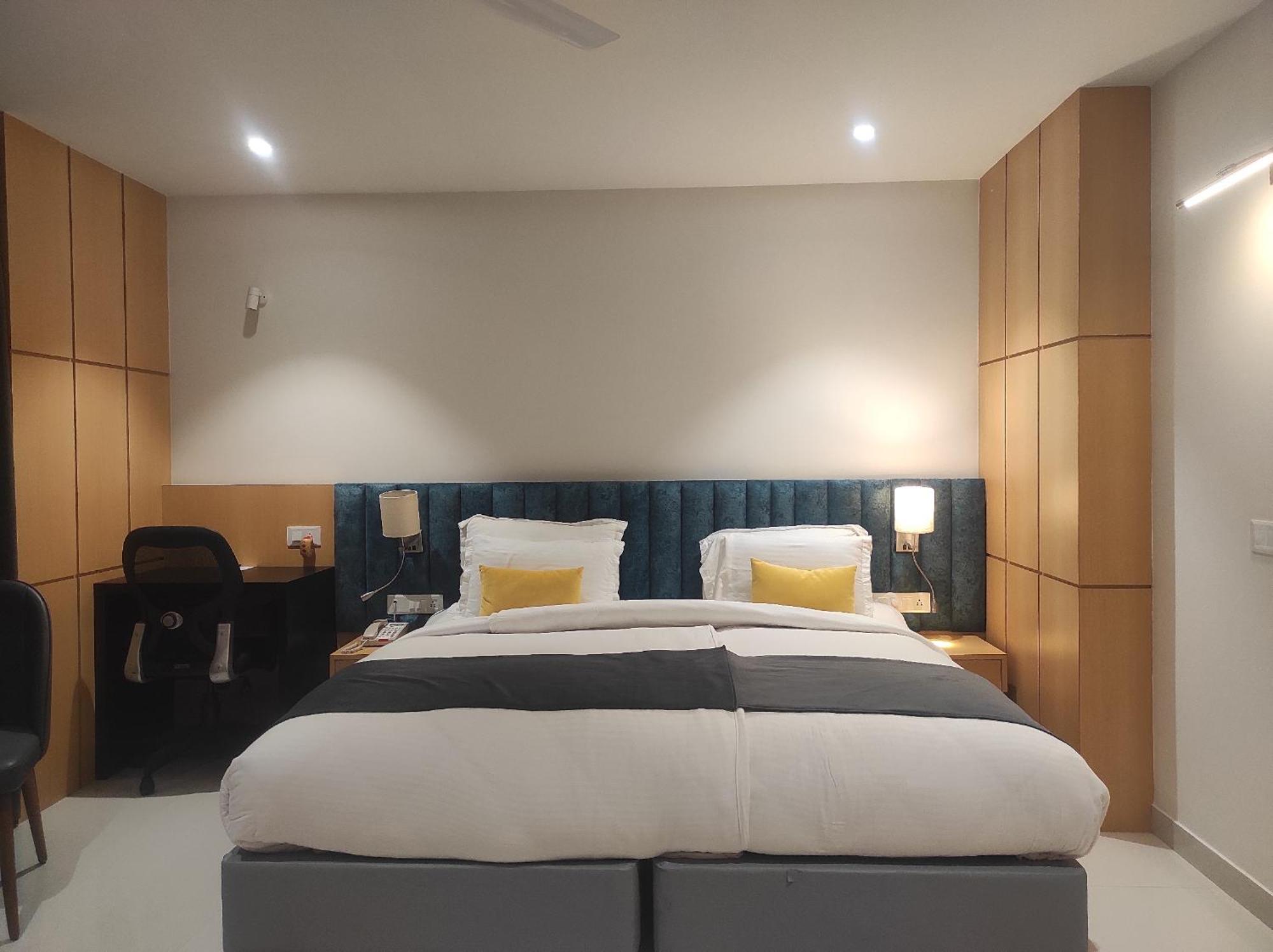 Clubway Grand A Boutique Hotel Jorhāt Eksteriør bilde